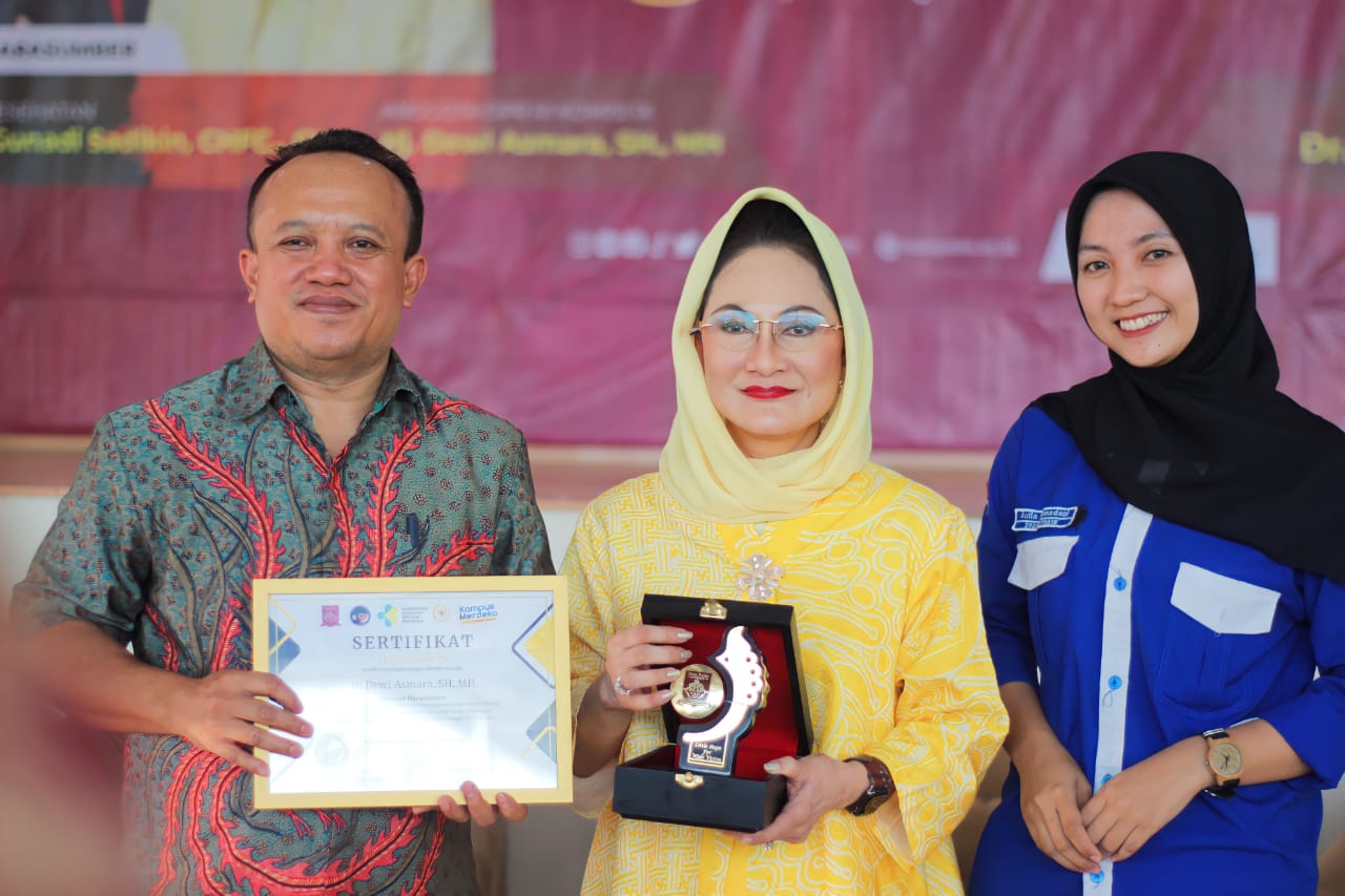 Anggota DPR RI Dewi Asmara Apresiasi Kegiatan Vaksinasi dan Seminar Kesehatan Universitas Nusa Putra
