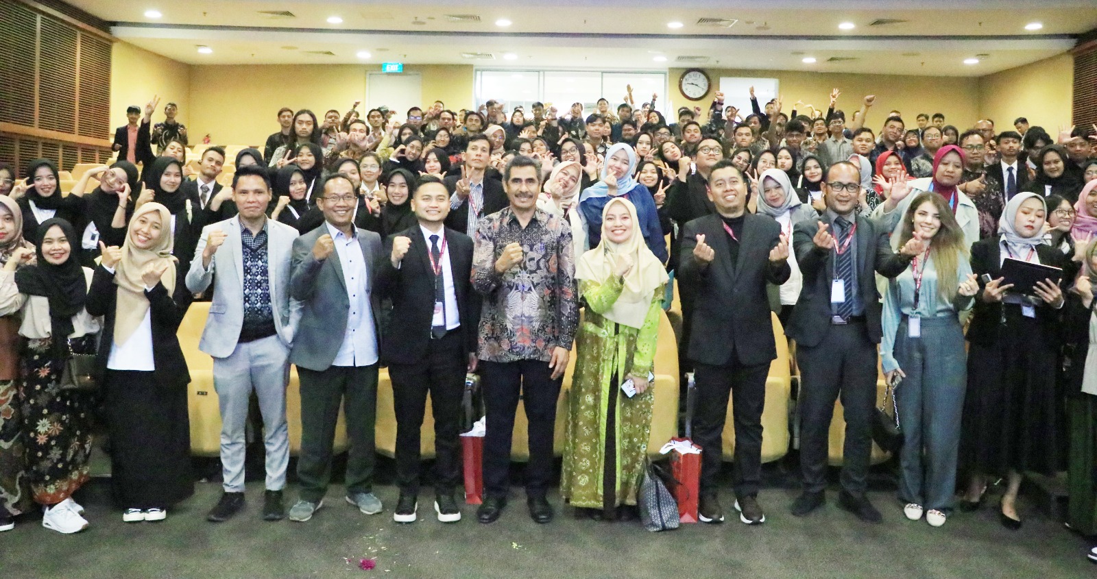 Universitas Nusa Putra Sukses Gelar 6 Konferensi Internasional di Malaysia dan Singapura